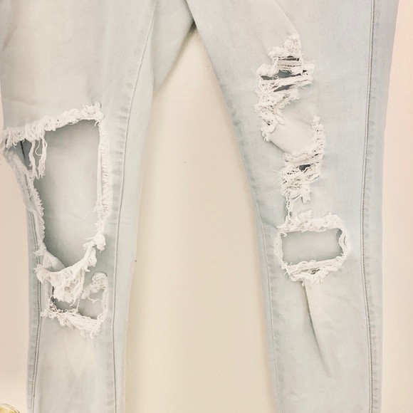 Fashion nova, stretchy ripped jeans. - Picture 3 of 5